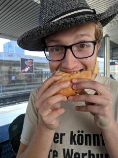 Lecker Mettbrötchen am Hannover HBF, das erste seit über 10 Monaten!